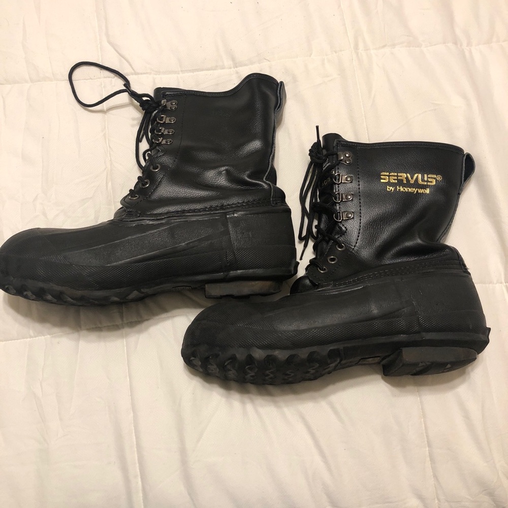 Cold weather boots